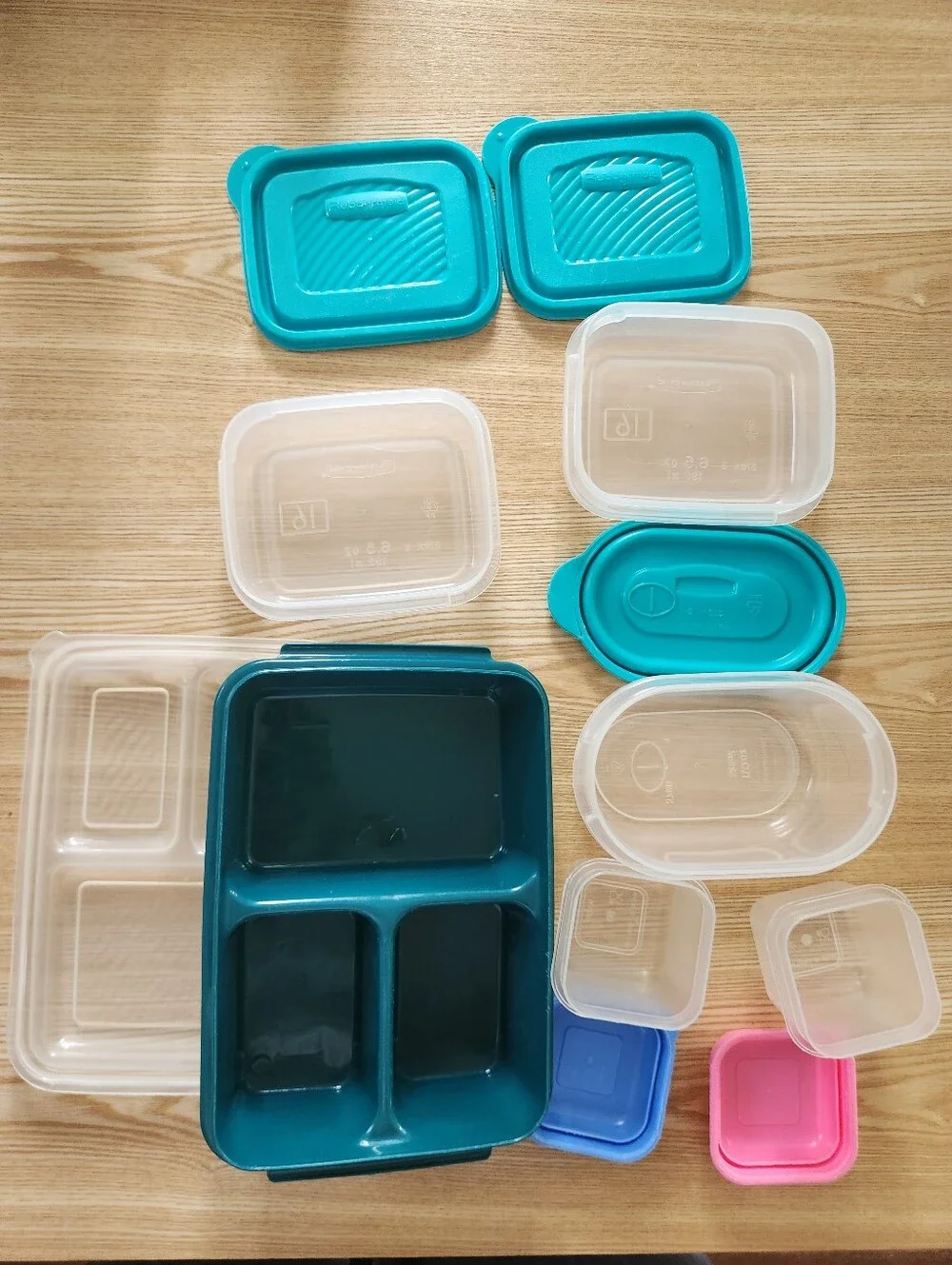 Vintage Rubbermaid And Tucker Storage Containers